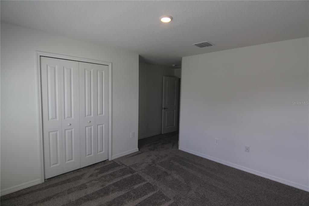 For Rent: $2,100 (4 beds, 2 baths, 1817 Square Feet)