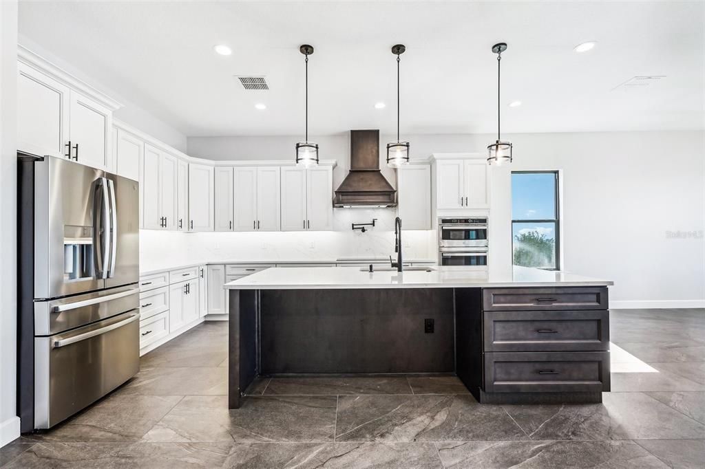 Kitchen island and breakfast bar with Extra storage drawers