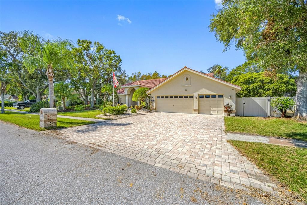 For Sale: $582,000 (3 beds, 2 baths, 1873 Square Feet)