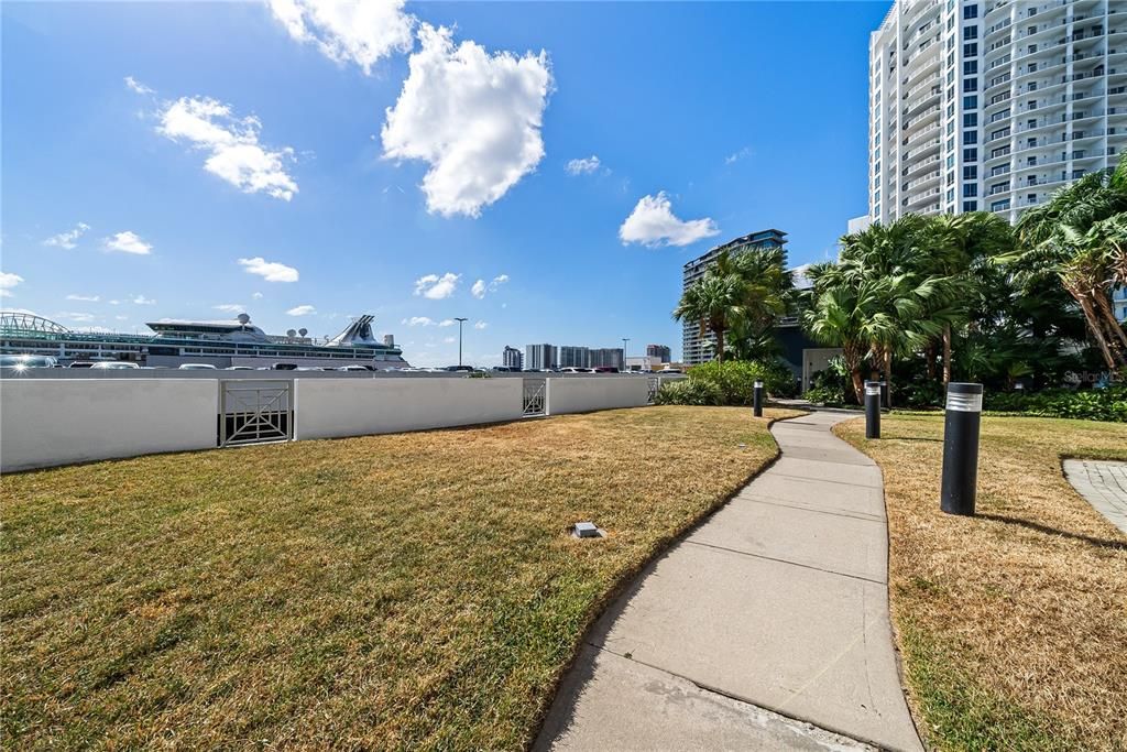 For Sale: $824,900 (2 beds, 2 baths, 1165 Square Feet)