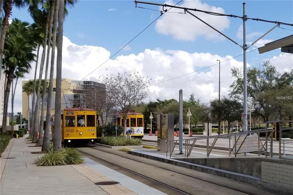 walking distance to the Florida Aquarium