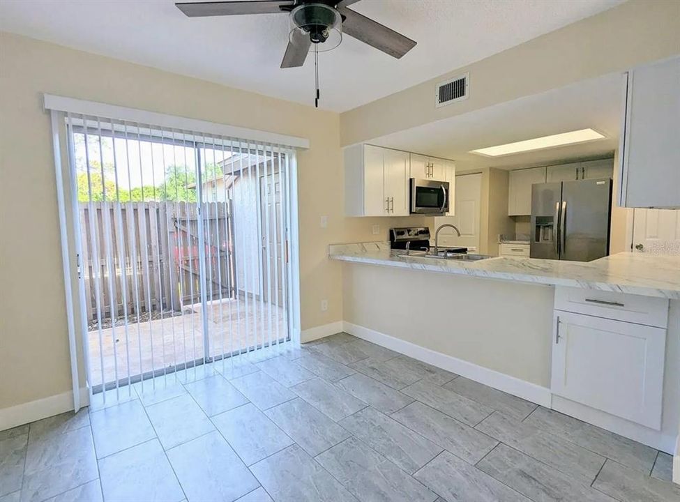 For Sale: $260,000 (3 beds, 1 baths, 1256 Square Feet)