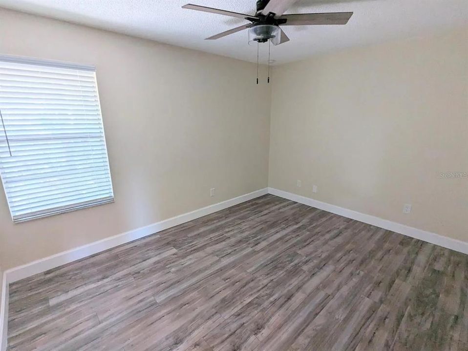 For Sale: $260,000 (3 beds, 1 baths, 1256 Square Feet)