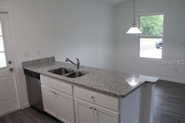 For Rent: $1,650 (3 beds, 2 baths, 1066 Square Feet)