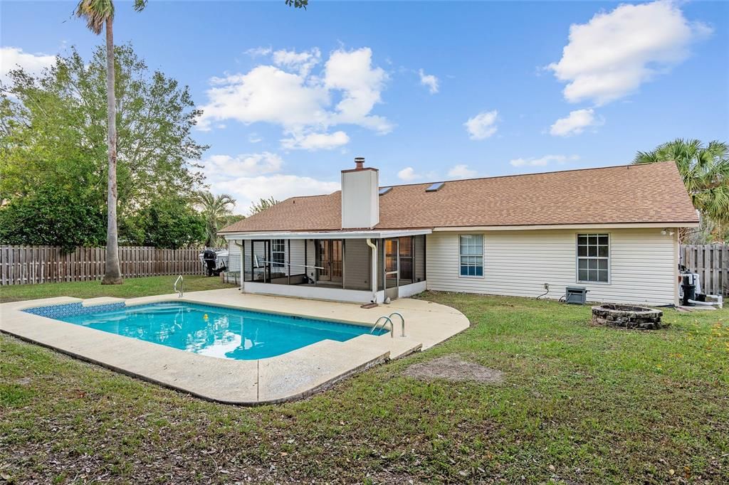 Active With Contract: $369,900 (3 beds, 2 baths, 2006 Square Feet)