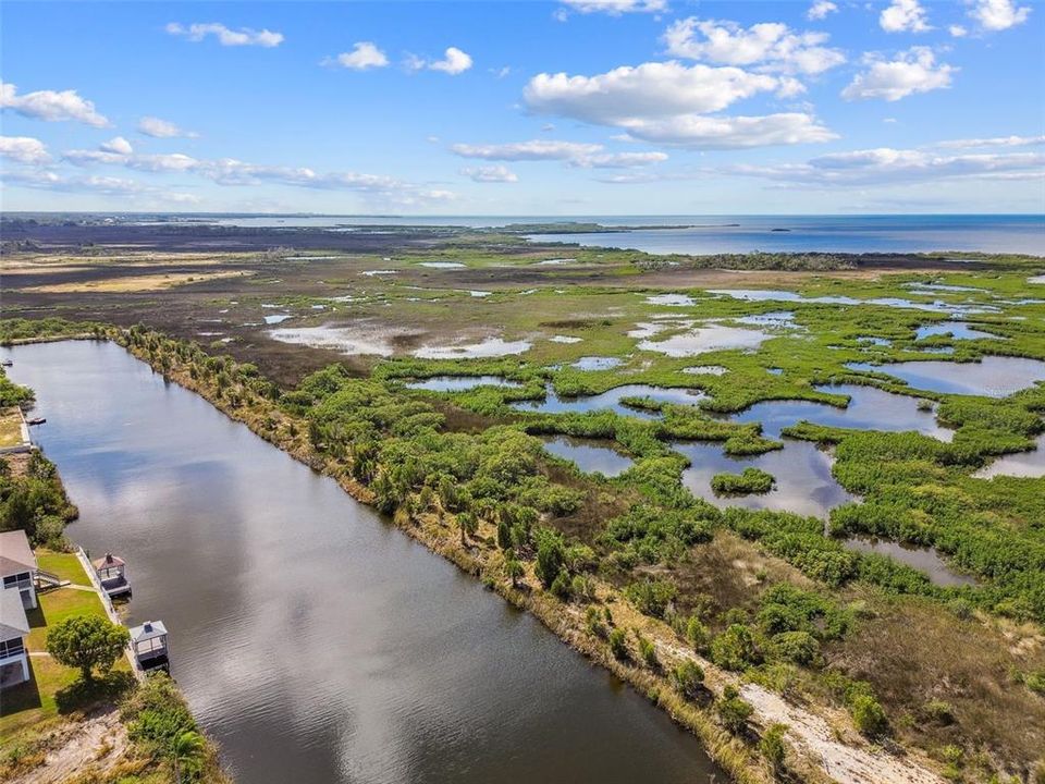 На продажу: $220,000 (0.17 acres)