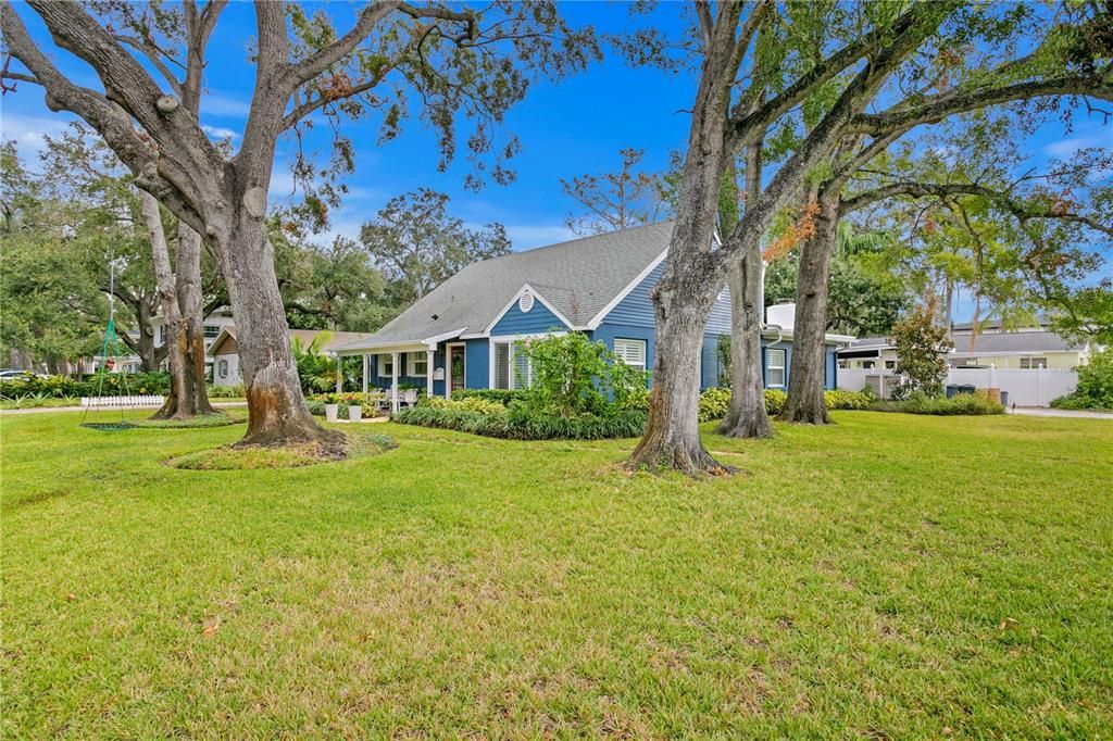 For Sale: $1,050,000 (3 beds, 2 baths, 2024 Square Feet)