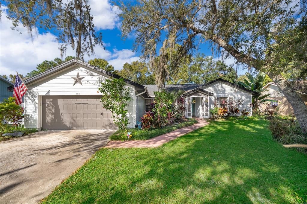 For Sale: $479,000 (3 beds, 2 baths, 1913 Square Feet)