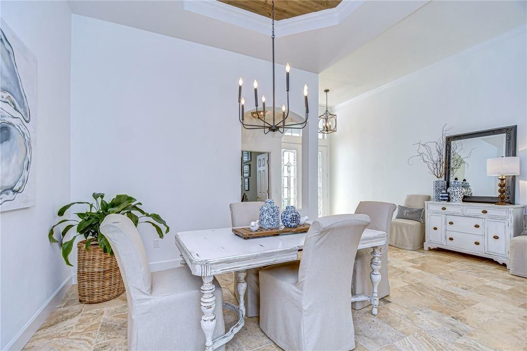 Dining room with tray ceiling!