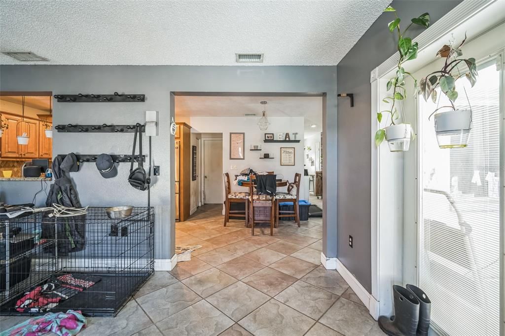 For Sale: $389,900 (2 beds, 2 baths, 1192 Square Feet)