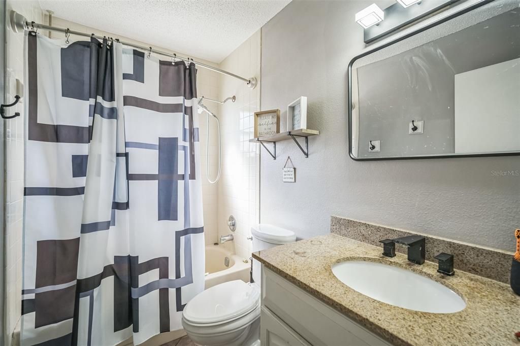 For Sale: $389,900 (2 beds, 2 baths, 1192 Square Feet)