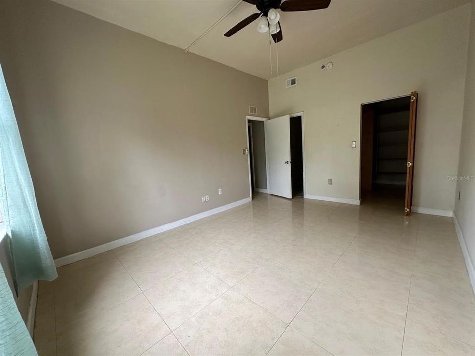 For Rent: $2,550 (3 beds, 2 baths, 1140 Square Feet)