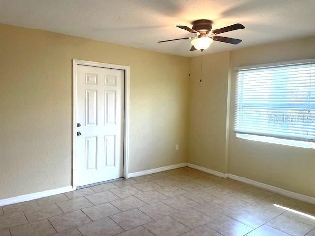 For Rent: $1,850 (2 beds, 2 baths, 940 Square Feet)