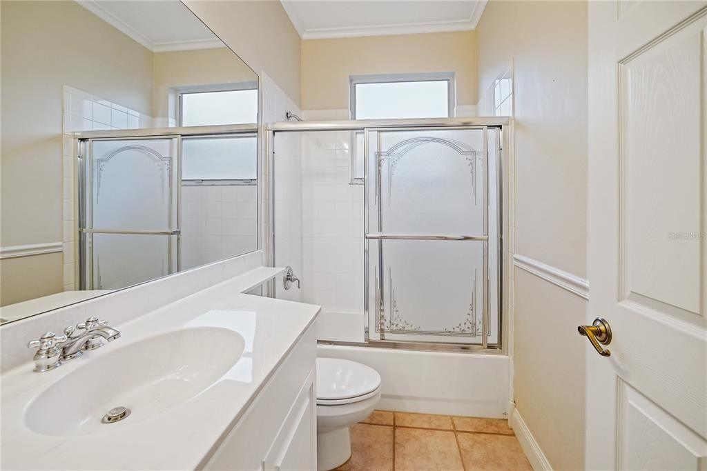 For Sale: $325,000 (2 beds, 2 baths, 1394 Square Feet)