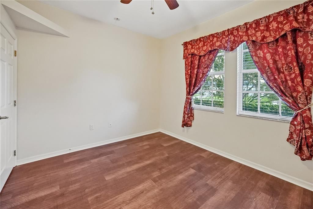 For Sale: $325,000 (2 beds, 2 baths, 1394 Square Feet)