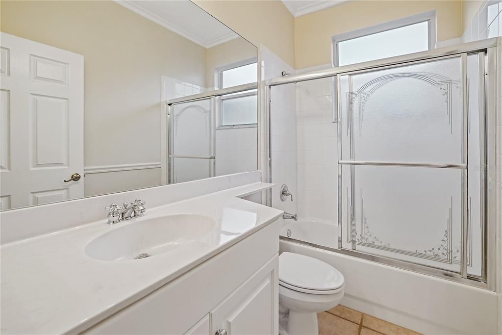 For Sale: $325,000 (2 beds, 2 baths, 1394 Square Feet)