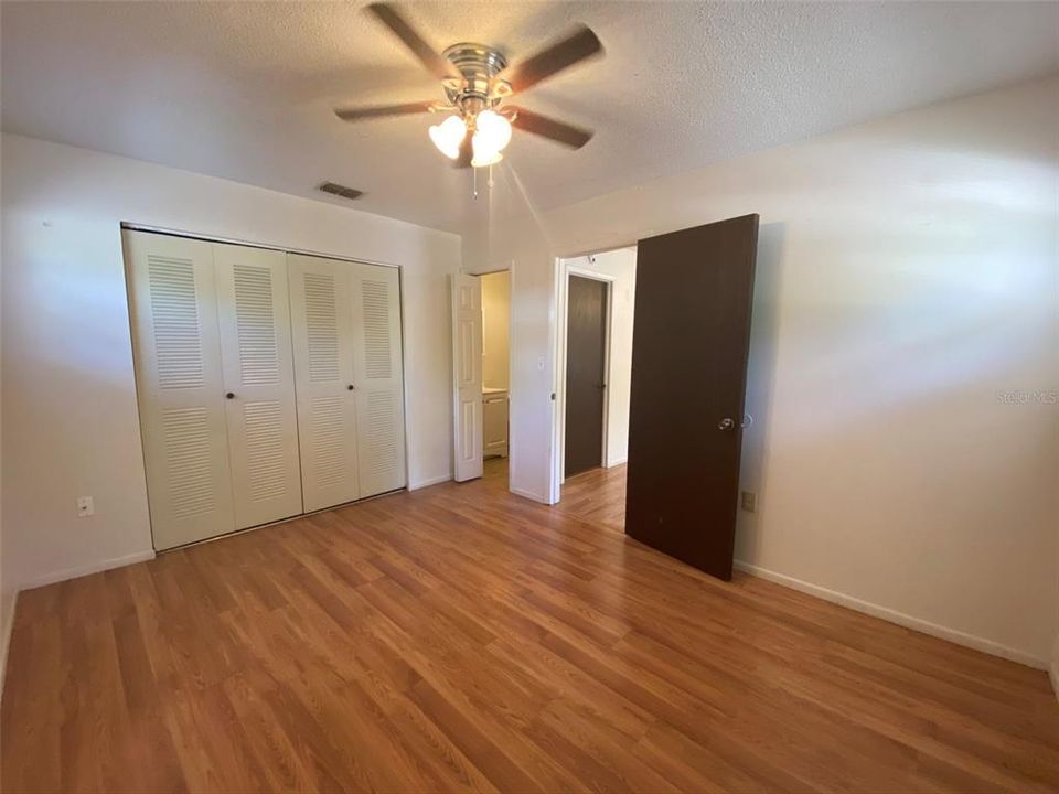 For Rent: $1,250 (1 beds, 1 baths, 715 Square Feet)