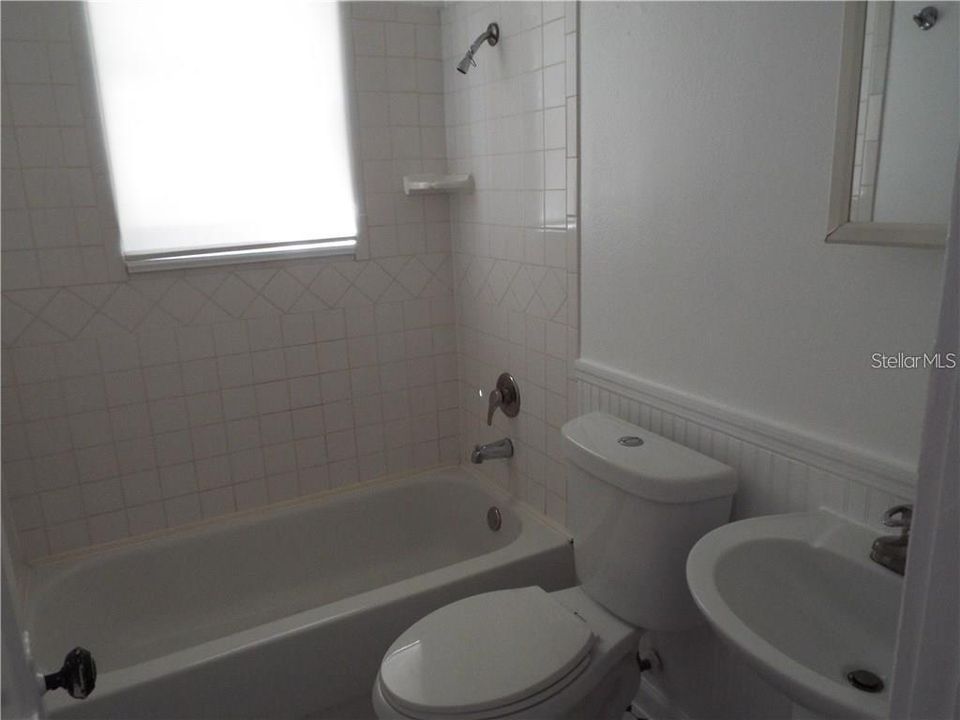 For Rent: $1,550 (1 beds, 1 baths, 700 Square Feet)