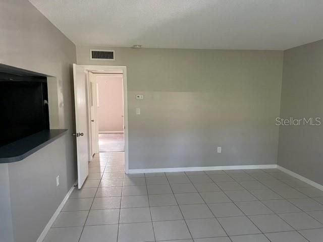 For Rent: $1,795 (2 beds, 1 baths, 808 Square Feet)