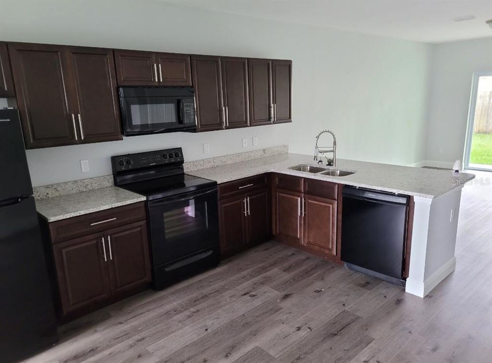 For Rent: $1,550 (3 beds, 2 baths, 1154 Square Feet)