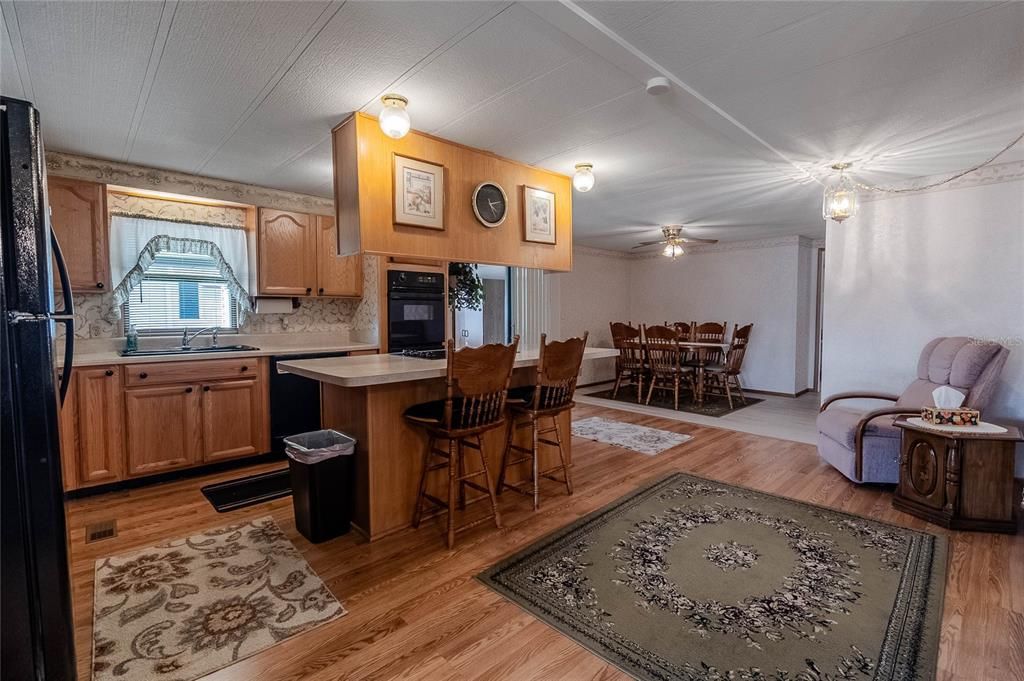 KITCHEN WITH LARGE ISLAND