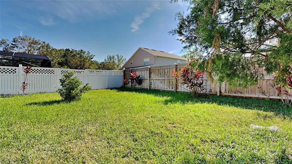 For Sale: $399,900 (4 beds, 2 baths, 2388 Square Feet)