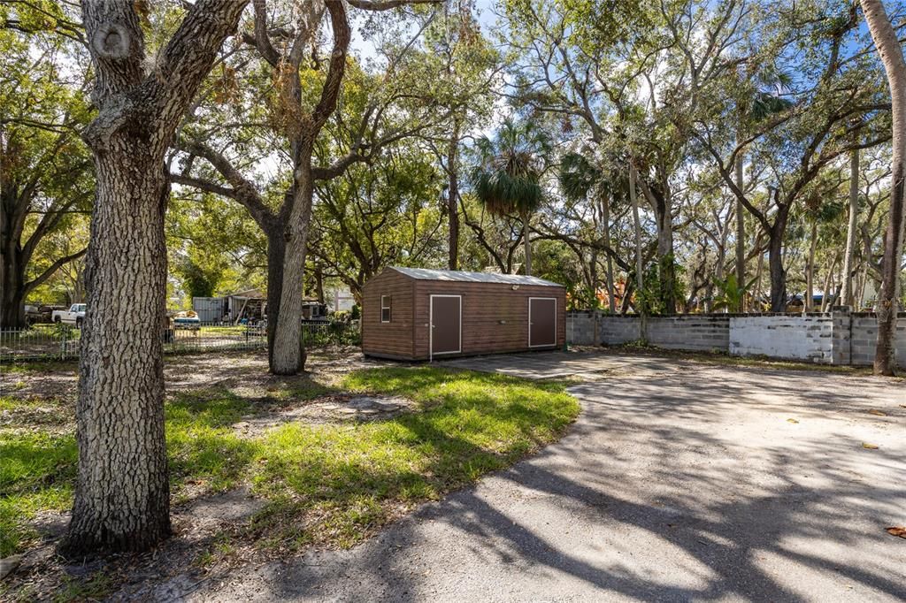 For Sale: $900,000 (3 beds, 2 baths, 1416 Square Feet)