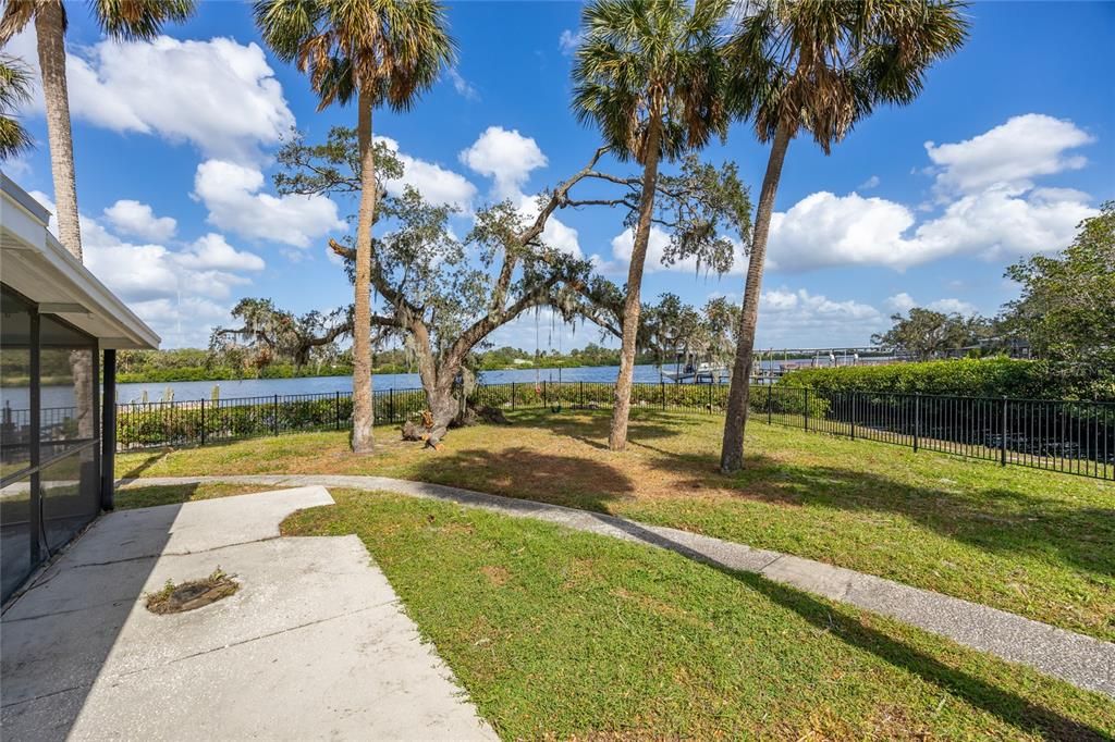 For Sale: $900,000 (3 beds, 2 baths, 1416 Square Feet)