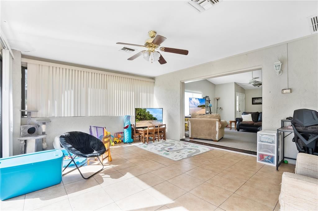 For Sale: $245,000 (2 beds, 2 baths, 1422 Square Feet)