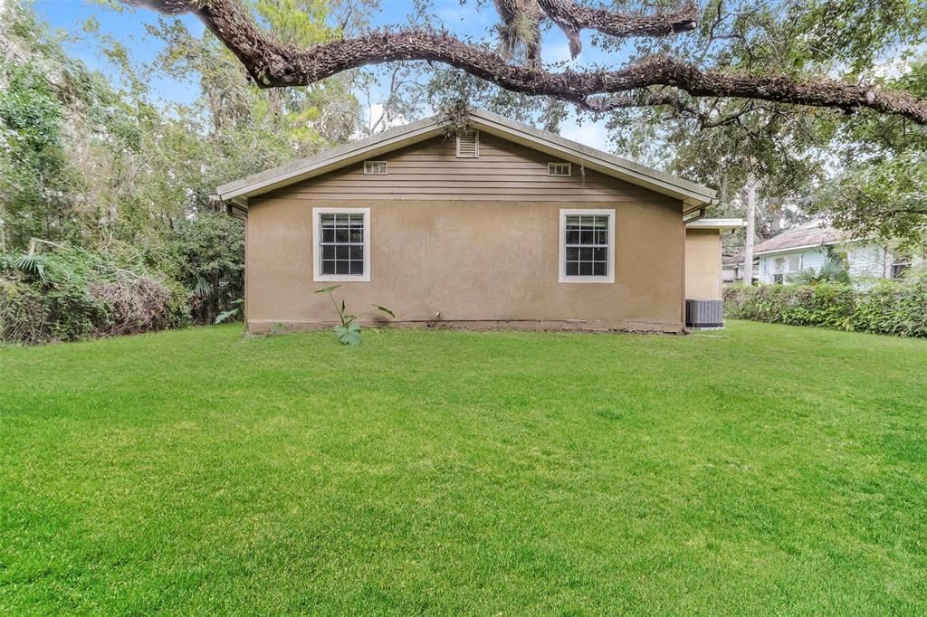 For Sale: $179,000 (3 beds, 1 baths, 1064 Square Feet)