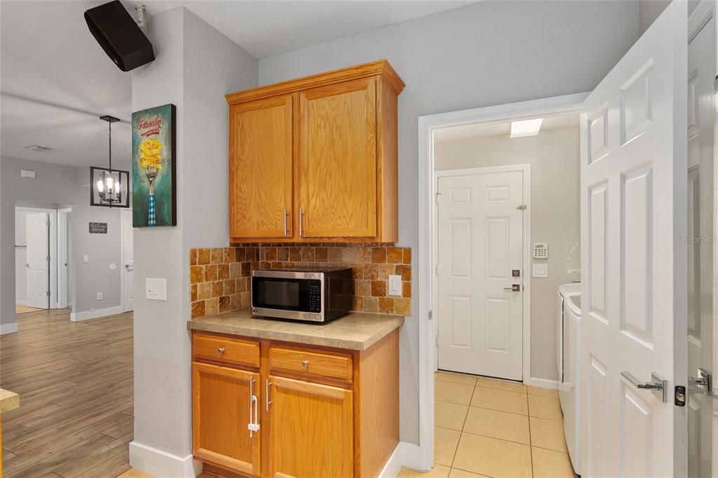 For Sale: $300,000 (3 beds, 2 baths, 1854 Square Feet)