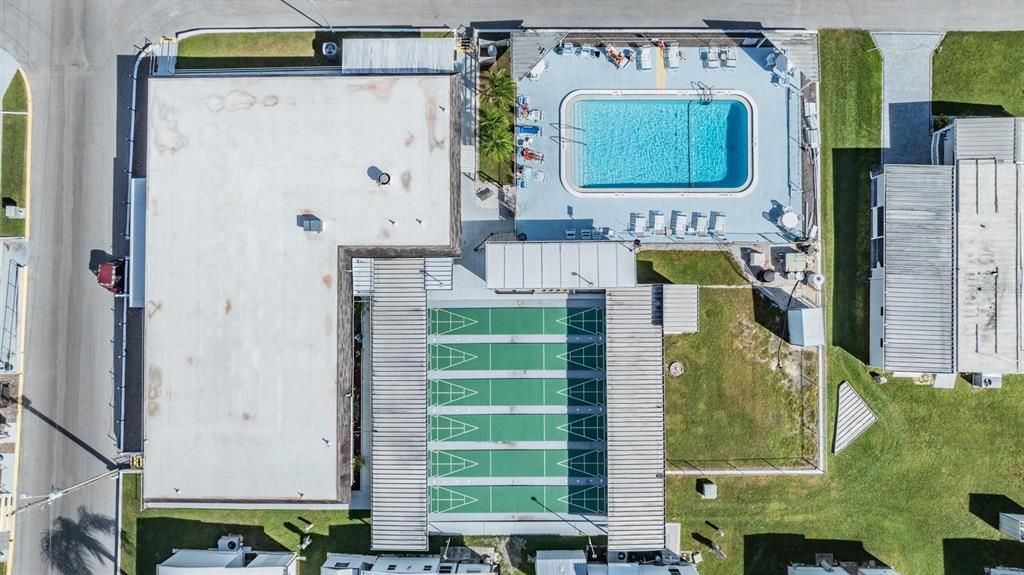 Clubhouse, shuffle and pool!