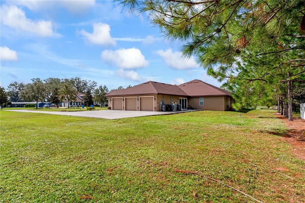 For Sale: $1,050,000 (4 beds, 3 baths, 4676 Square Feet)