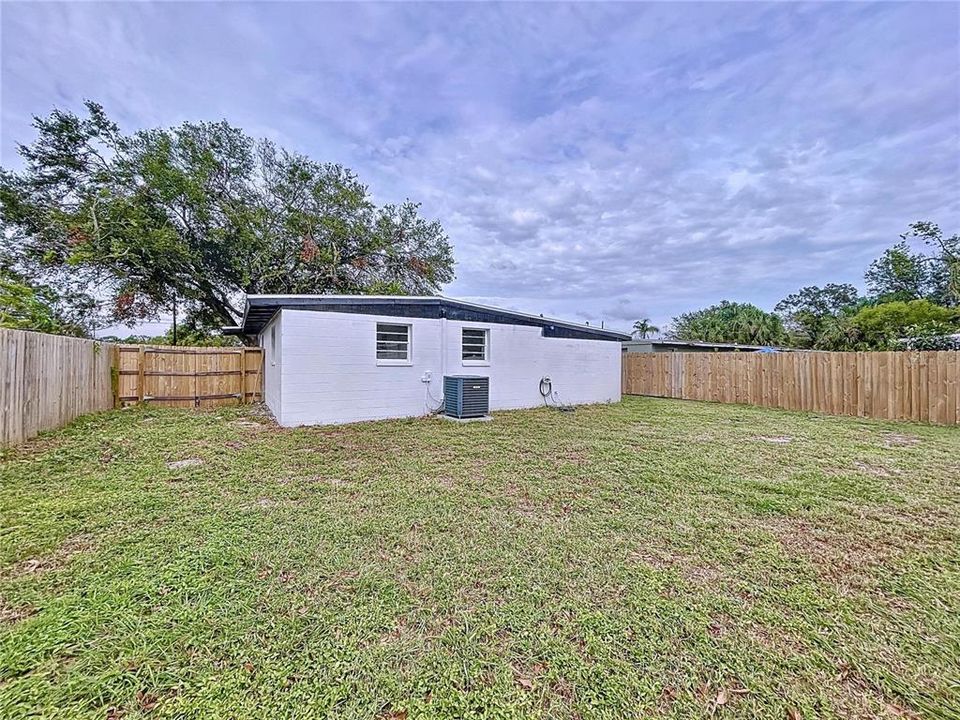 For Sale: $450,000 (3 beds, 2 baths, 1152 Square Feet)