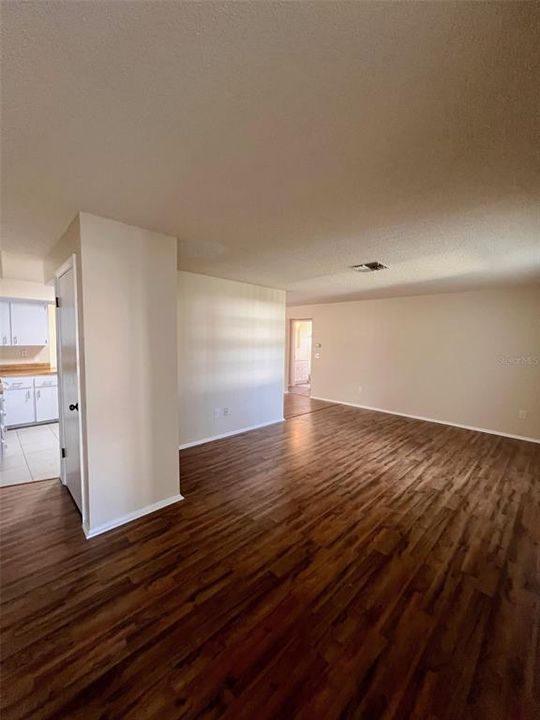 Active With Contract: $1,700 (2 beds, 2 baths, 1263 Square Feet)