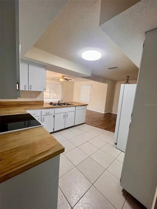 Active With Contract: $1,700 (2 beds, 2 baths, 1263 Square Feet)