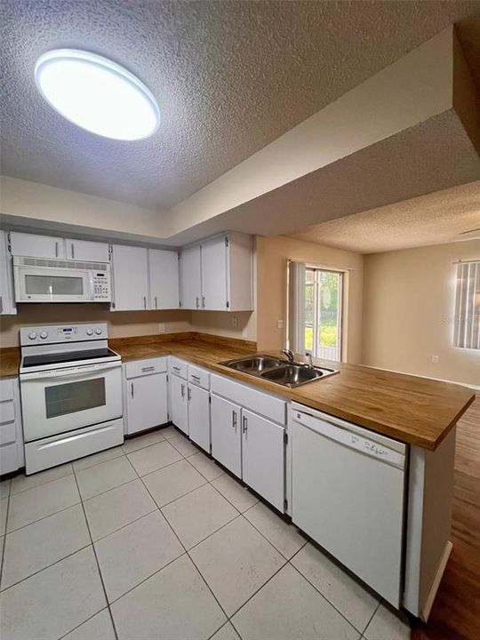 Active With Contract: $1,700 (2 beds, 2 baths, 1263 Square Feet)