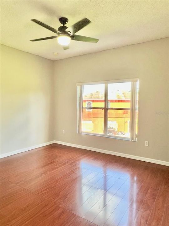 For Rent: $2,195 (4 beds, 2 baths, 2077 Square Feet)