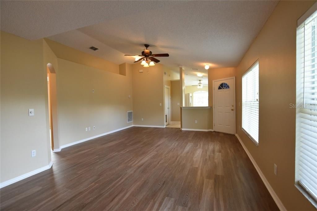 For Rent: $2,200 (3 beds, 2 baths, 1361 Square Feet)