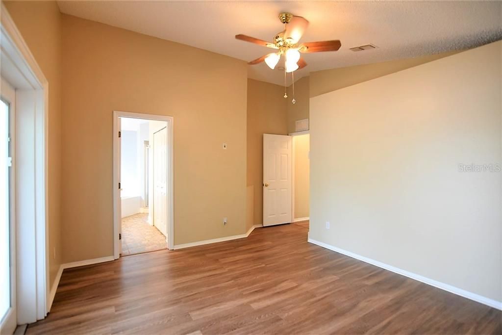 For Rent: $2,200 (3 beds, 2 baths, 1361 Square Feet)