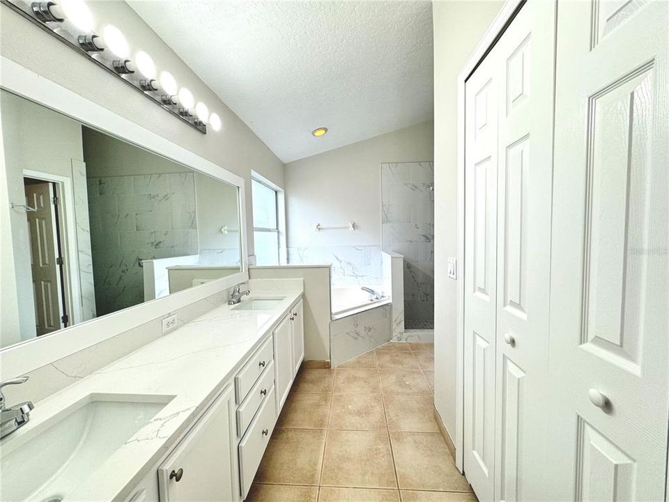 For Rent: $2,299 (3 beds, 2 baths, 1700 Square Feet)