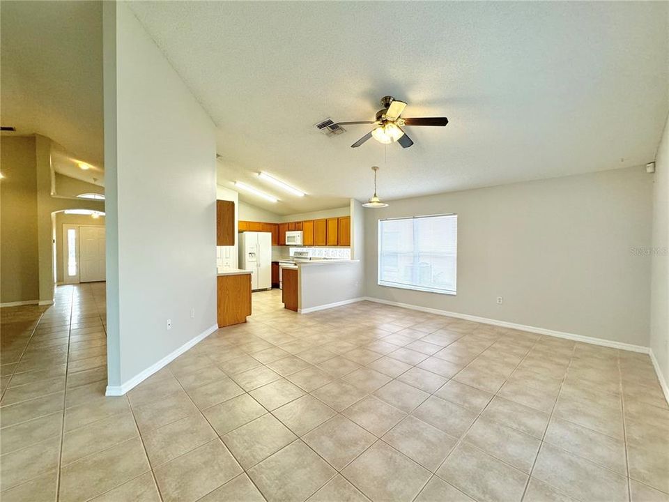 For Rent: $2,299 (3 beds, 2 baths, 1700 Square Feet)