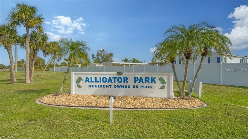 Entrance to Alligator Park