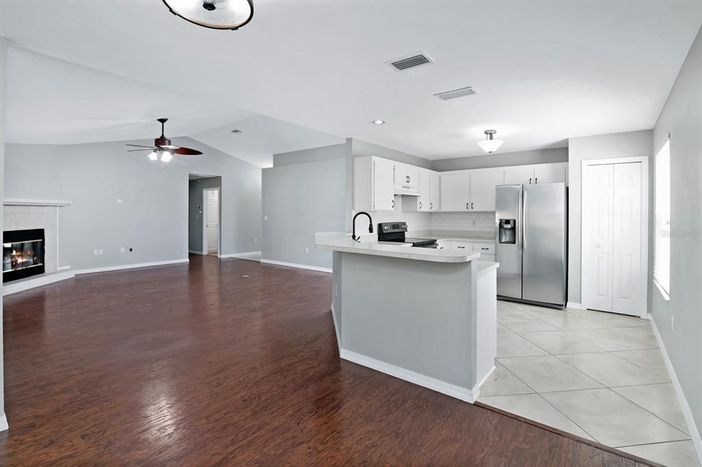 For Sale: $359,900 (3 beds, 2 baths, 1749 Square Feet)