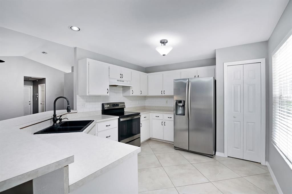 For Sale: $359,900 (3 beds, 2 baths, 1749 Square Feet)