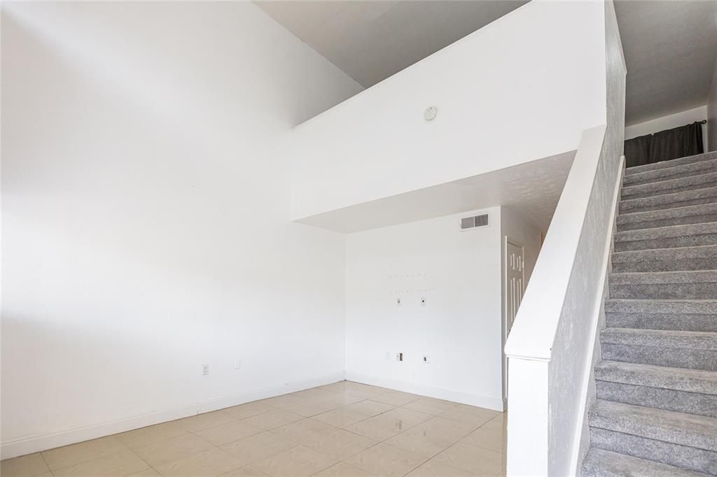 Active With Contract: $50,000 (1 beds, 1 baths, 762 Square Feet)