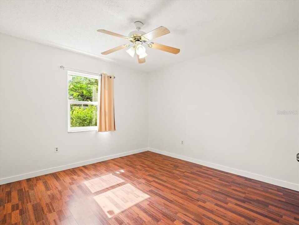 For Sale: $265,500 (2 beds, 2 baths, 1241 Square Feet)