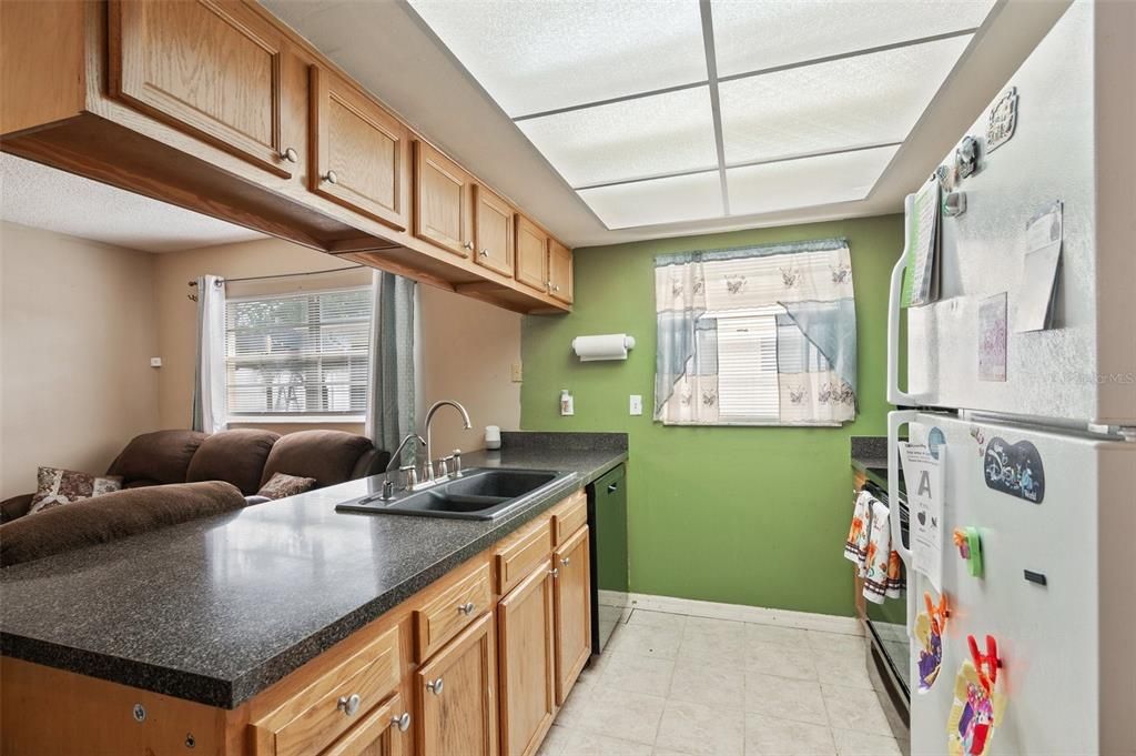 For Sale: $260,550 (2 beds, 2 baths, 1244 Square Feet)