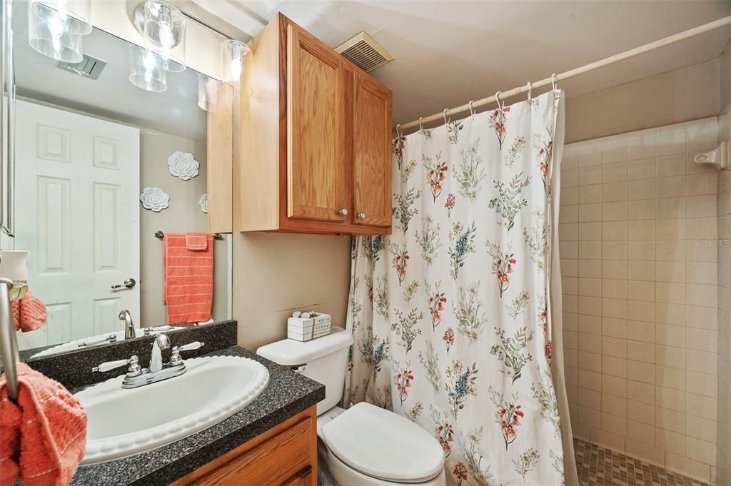 For Sale: $260,550 (2 beds, 2 baths, 1244 Square Feet)