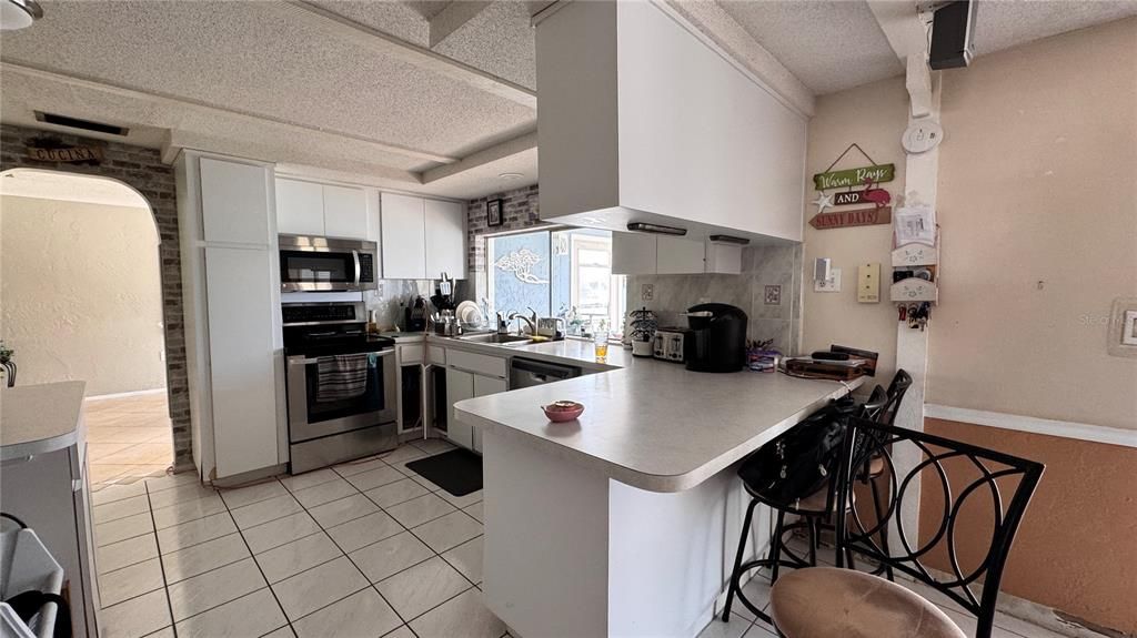 For Sale: $190,000 (2 beds, 2 baths, 1334 Square Feet)